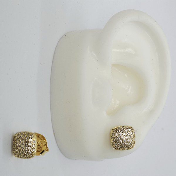 BRINCO DOURADO FORMATO QUADRADO CRAVEJADO