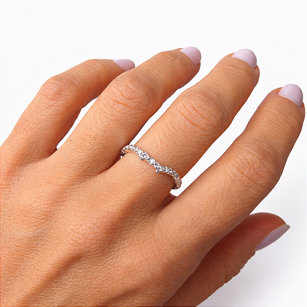 ANEL PRATA COM 2 PONTAS MICROCRAVEJADAS COM ZIRCÔNIAS BRANCAS