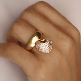 ANEL DOURADO COM PINGENTE DE CORAÇÃO PENDURADO TODO CRAVEJADO