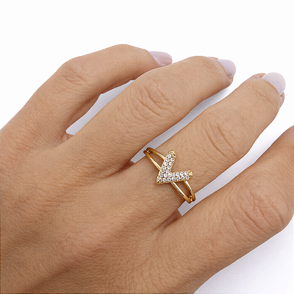 ANEL DOURADO 2 FIOS COM CORAÇÃO CRAVEJADO