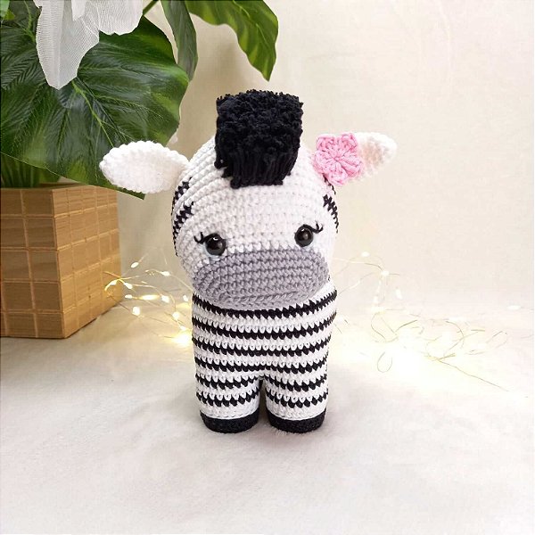 Zebra Amigurumi - Altura 18 cm aproximadamente