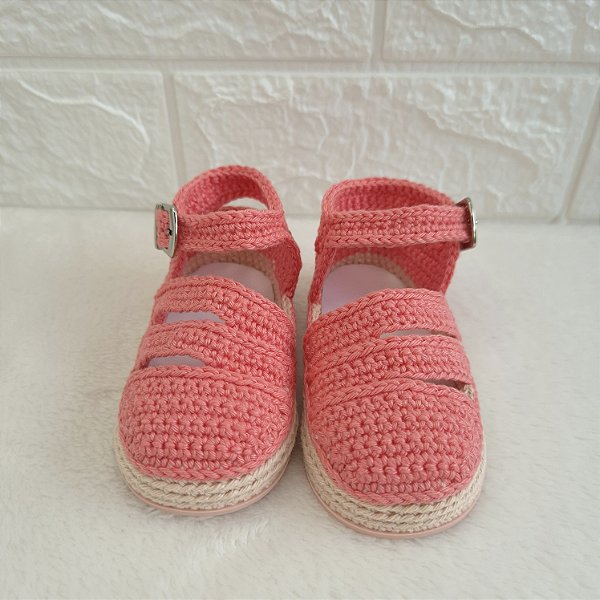 Sapatinho Boneca Vazado - cor Rosa Carne - Tamanho 19 - calça de 8 a 10 meses aproximadamente