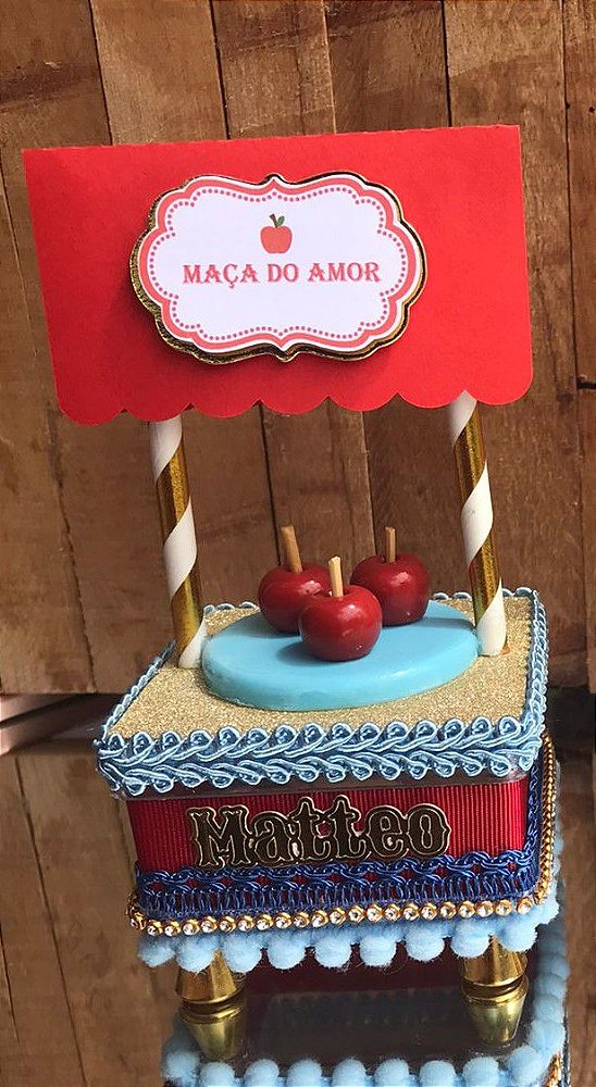 Barraquinha De Maça Do Amor - Circo Vermelho
