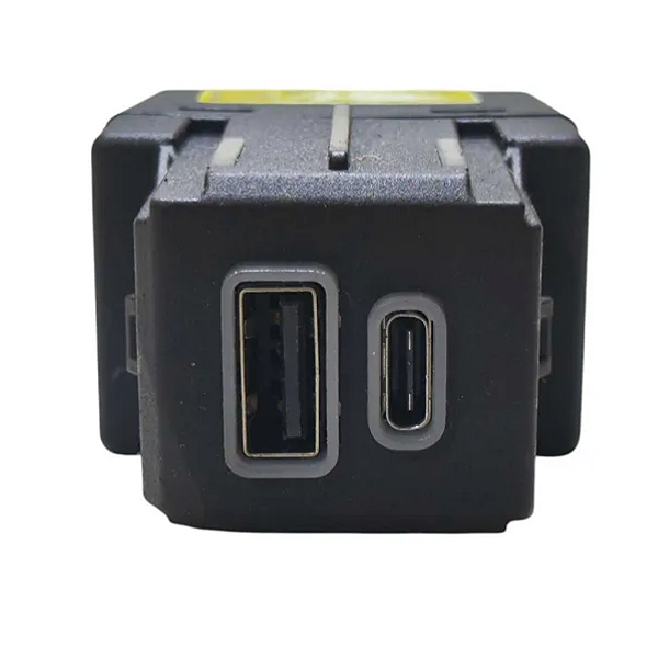 Moldura Entrada Usb/tipo C Jeep Compass 2022 A 2024 35272124