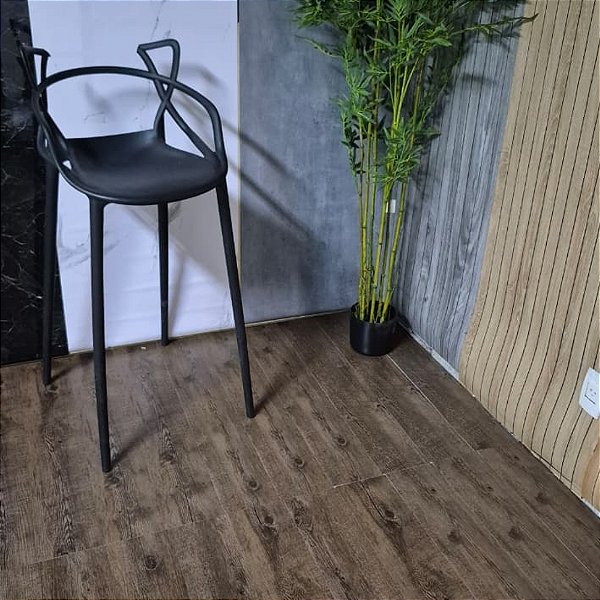 Piso Vinilico Autocolante Marrom 91,4cm x 15.2cm