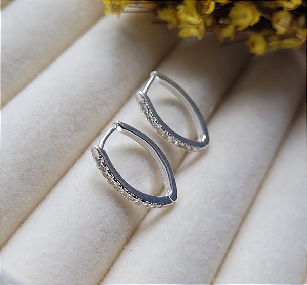 Argola Click Oval Zircônias 19 mm- Prata 925
