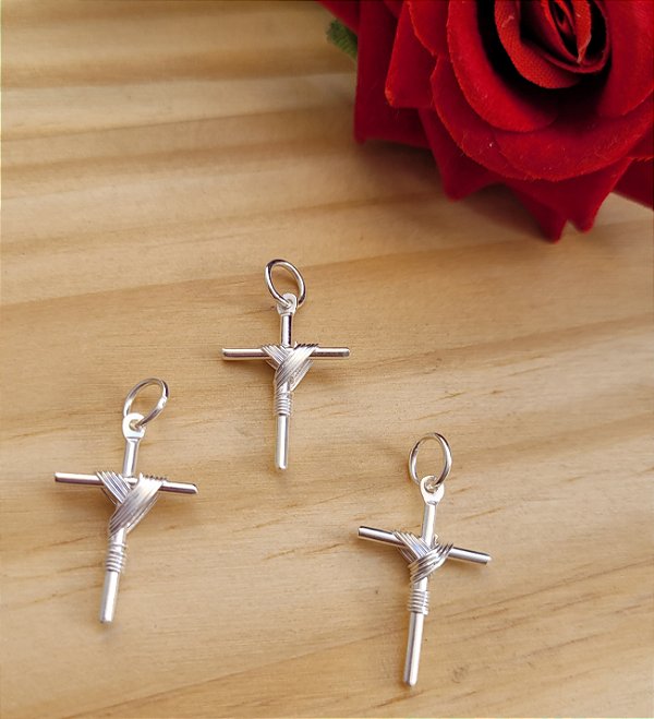 Cruz Fio Enrolado (M) - Prata 925