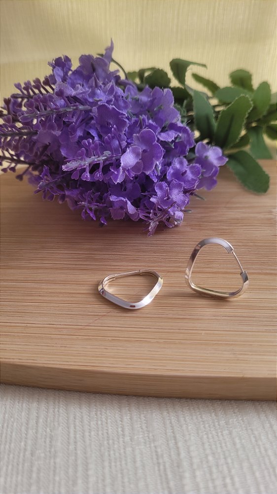 Argola Triangulo Chato 16 mm  - Prata 925