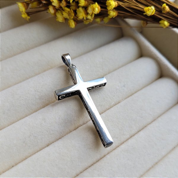 Pingente Cruz Vazada e Trabalhada - Prata 925