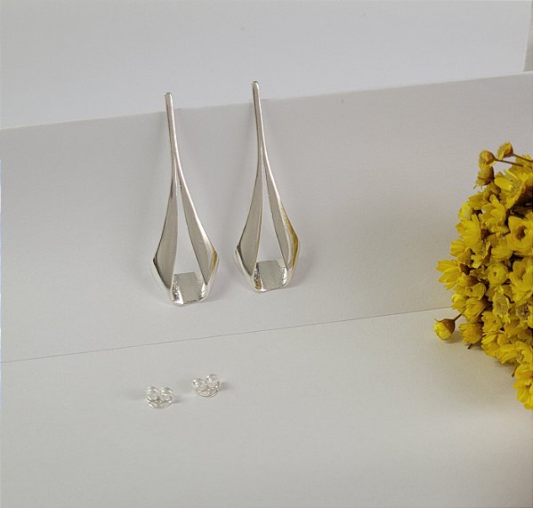 Brinco Chapa Triangular - Prata 925