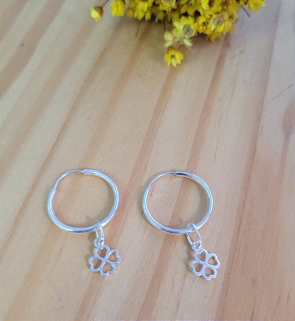 Argola com Trevo Pendurado - Prata 925
