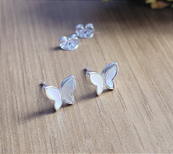 Brinco Borboleta Madre Pérola- Prata 925