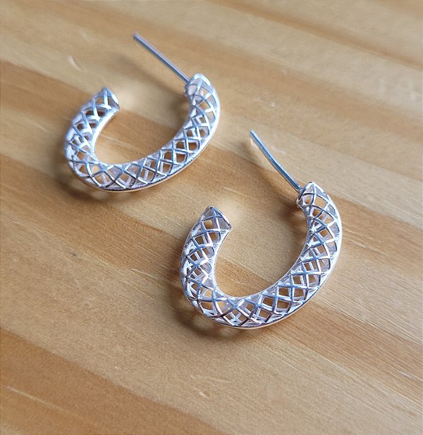 Brinco Meia Argola Tela - Prata 925