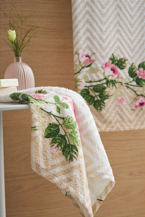 TOALHA FELPUDA DE BANHO ESTAMPA FLORAL 70CMX135CM LEPPER