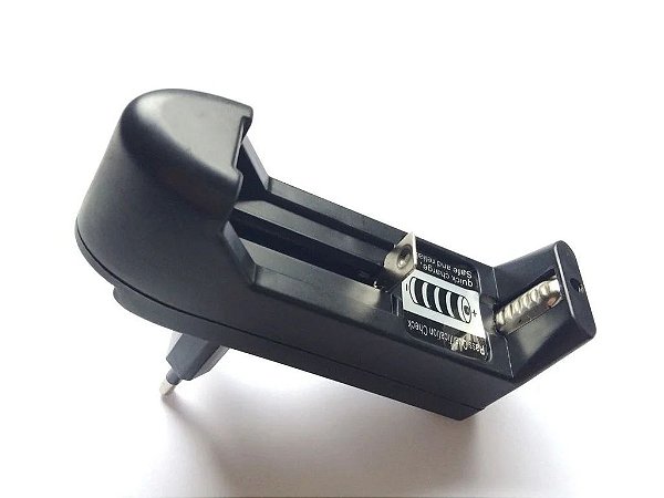 Carregador para bateria para lanterna tatica e pilhas AA