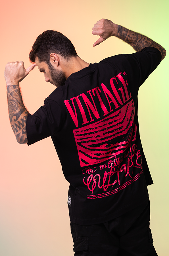 Camiseta Oversized Vintage Culture The World is Yours
