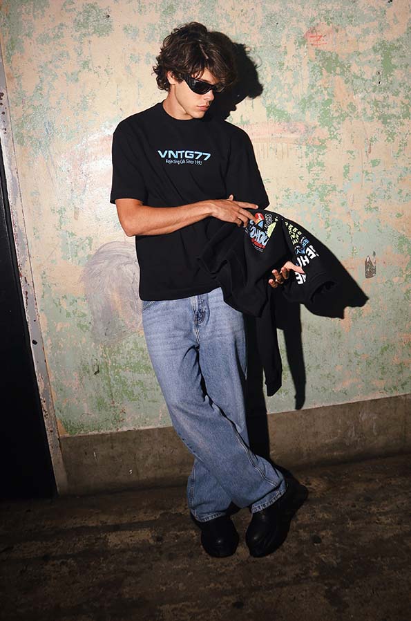 Camiseta Oversized Vintage Culture Hotline - Só Track Boa Clothing