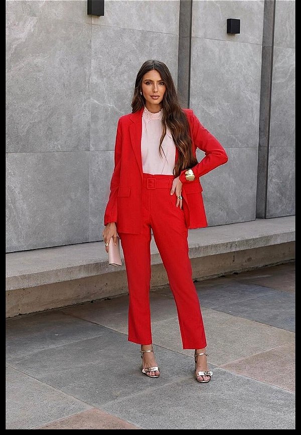 CALÇA RETA COM PREGAS E BOLSOS