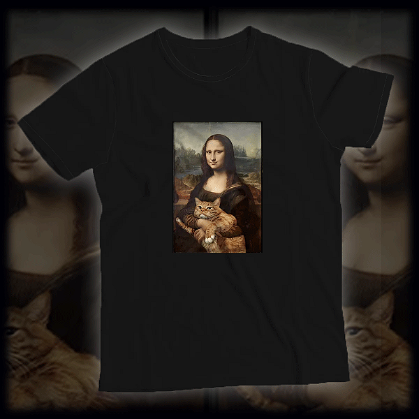 Camisa Mona segurando gatinho