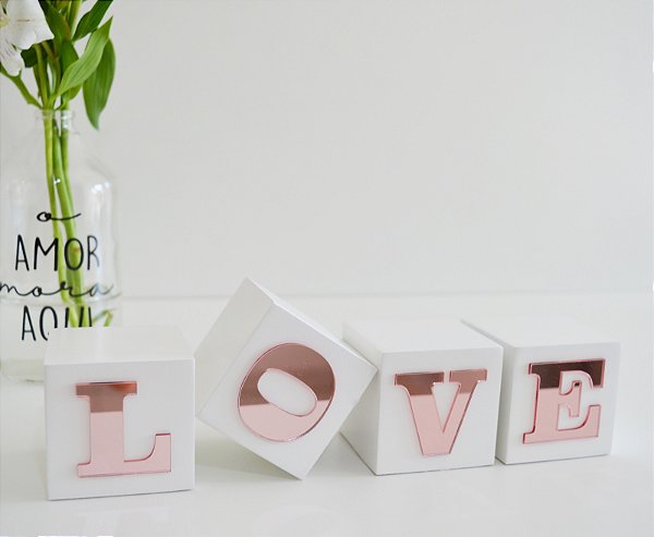 Kit 04 Enfeite Love Rosê Decoração Quarto Casa Prateleira