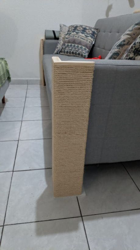 Arranhador em L para sofá / cama