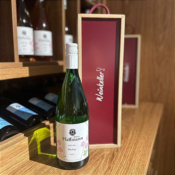 PRESENTE - Pfaffmann Riesling trocken em caixa de madeira