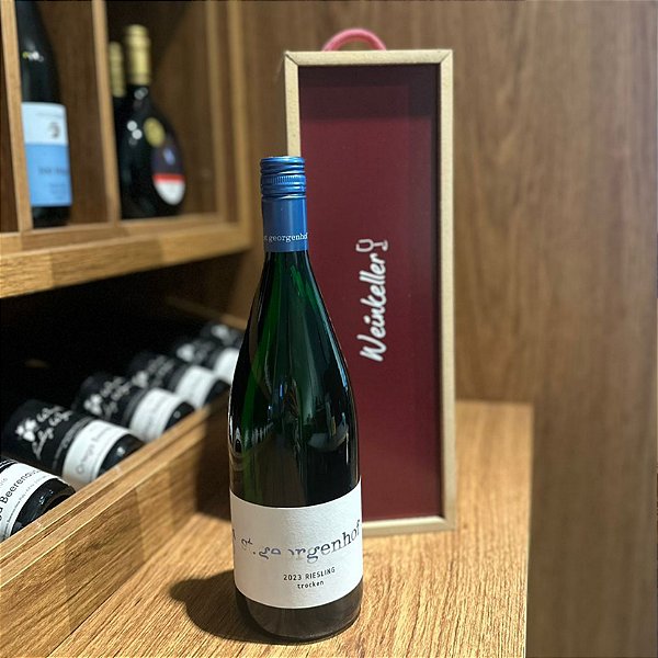 St. Georgenhof Riesling trocken em caixa de madeira