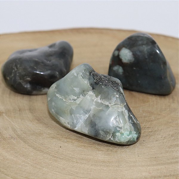 Esmeralda - O Cristal do Autoconhecimento