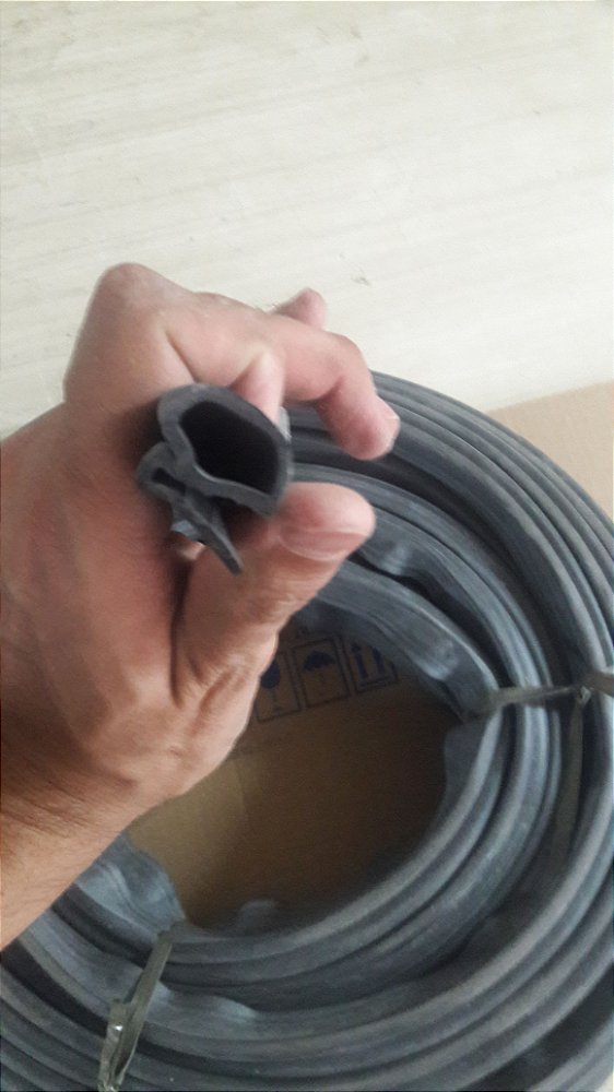 EXPOSITOR    BORRACHA PARA GELADEIRA BOLIVIA     ROLO     6M