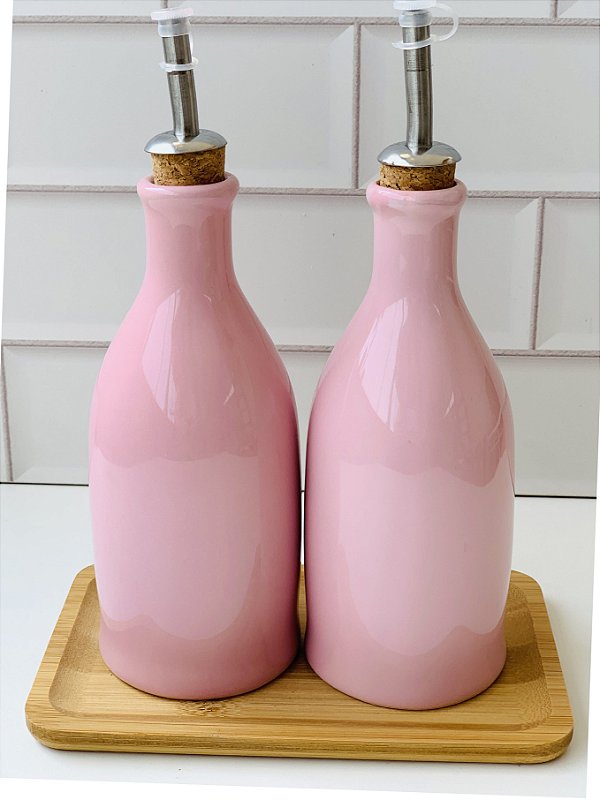 Conjunto com 2 Porta Azeites em Cerâmica Rosa com Bandeja de Bambu