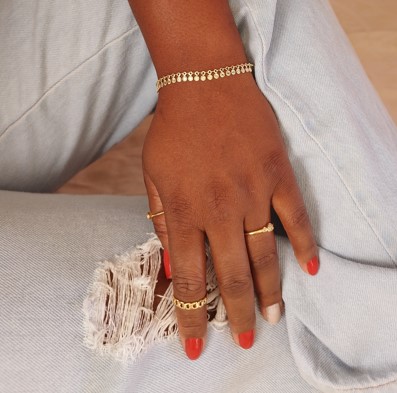 PULSEIRA DE MEDALHINHAS FRISADAS SEMIJOIA COM BANHO DE OURO 18K