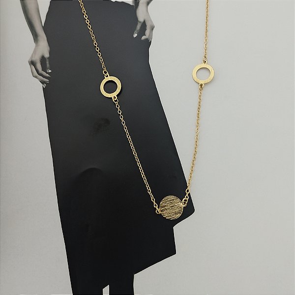 COLAR LONGO COM CHAPINHAS MEDALHAS LISAS E VAZADAS 80 CM