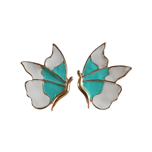 BRINCO DE BORBOLETA ESMALTADO NA COR VERDE E BRANCO SEMIJOIA