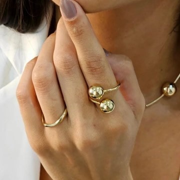 ANEL AJUSTÁVEL COM BOLAS SEMIJOIA ELEGANTE COM BANHO DE OURO 18K