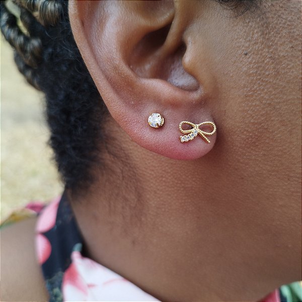 DUO BRINCO LAÇO E PONTO DE LUZ SEMIJOIA ANTIALÉRGICA BANHO DE OURO 18K