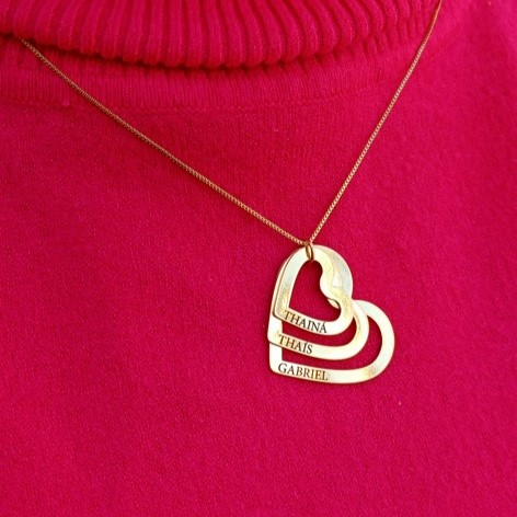 COLAR PERSONALIZADO CORAÇÃO VAZADO COM NOMES SEMIJOIA BANHO DE OURO 18K