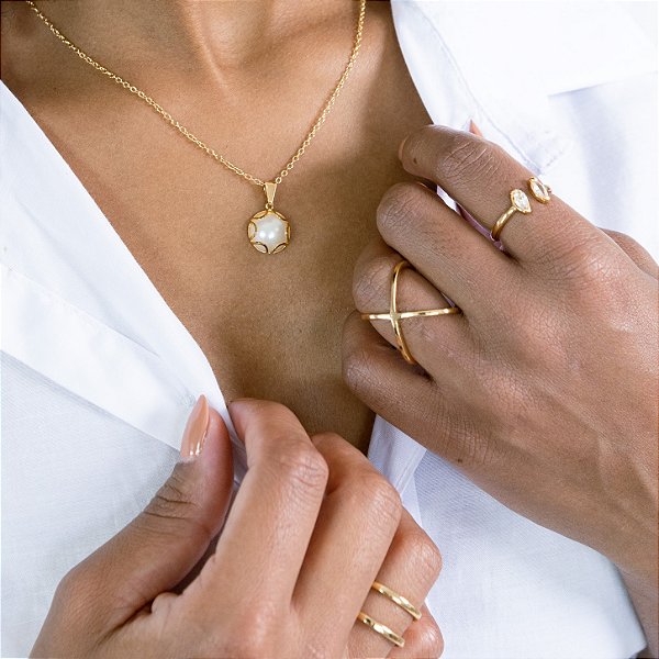 ANEL CRUZADO EM FORMATO DE X SEMIJOIA COM BANHO DE OURO 18K