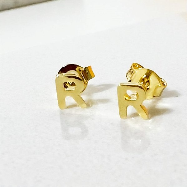BRINCO PERSONALIZADO COM LETRA INICIAL DO NOME SEMIJOIA BANHO DE OURO 18K