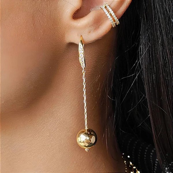 BRINCO MODELO GANCHO COM ZIRCÔNIAS E 1 BOLA NA PONTA SEMIJOIA