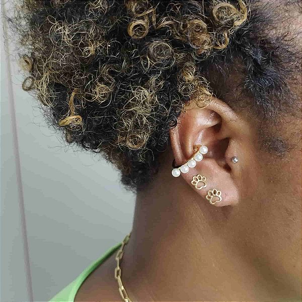 BRINCO DE PATINHA DE CACHORRO SEMIJOIA COM BANHO DE OURO 18K ANTIALÉRGICO