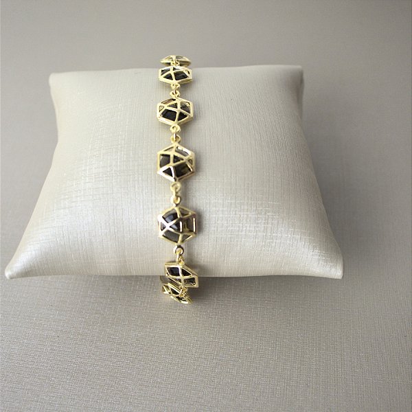 PULSEIRA  COM PINGENTES TIPO DIAMANTE COM ZIRCÔNIA PRETA SEMIJOIA COM BANHO D EOURO 18K