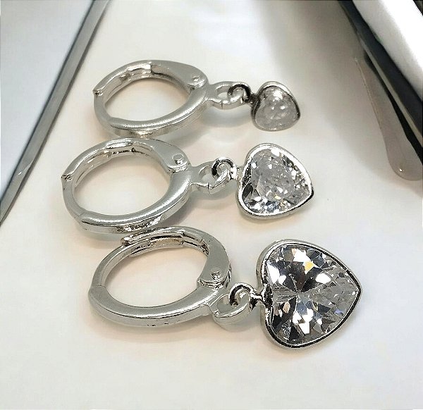 Brinco argola com coração zircônia cristal banhado prata