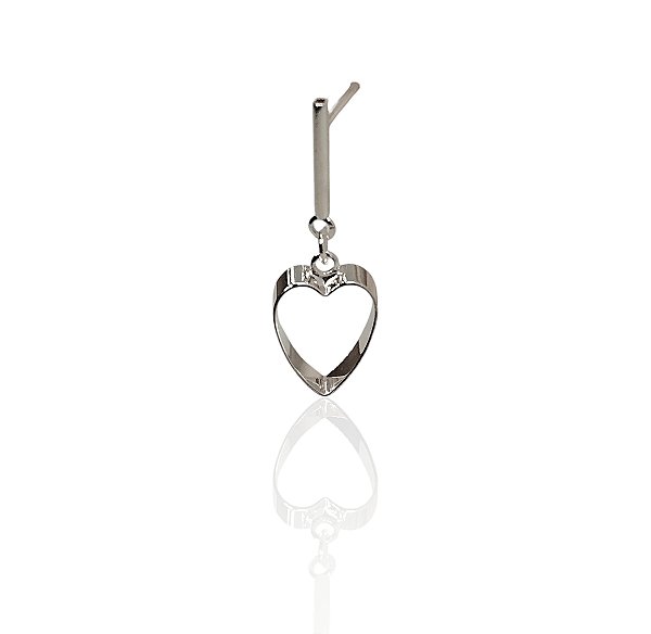 Brinco coração e haste banhado prata