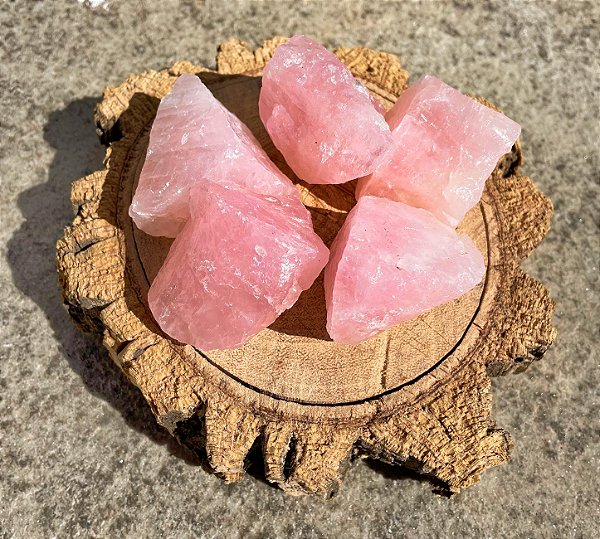 Quartzo Rosa Bruta (P) - A Pedra do Amor