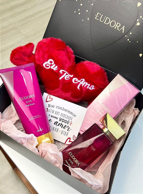 Kit Dia dos Namorados Diva Fabulosa Eudora: Colonia + Hidratante Corporal + Pelúcia