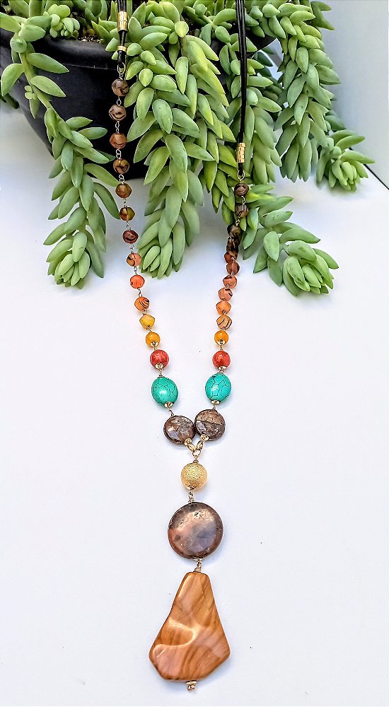 Colar Longo Floresta em Cores.