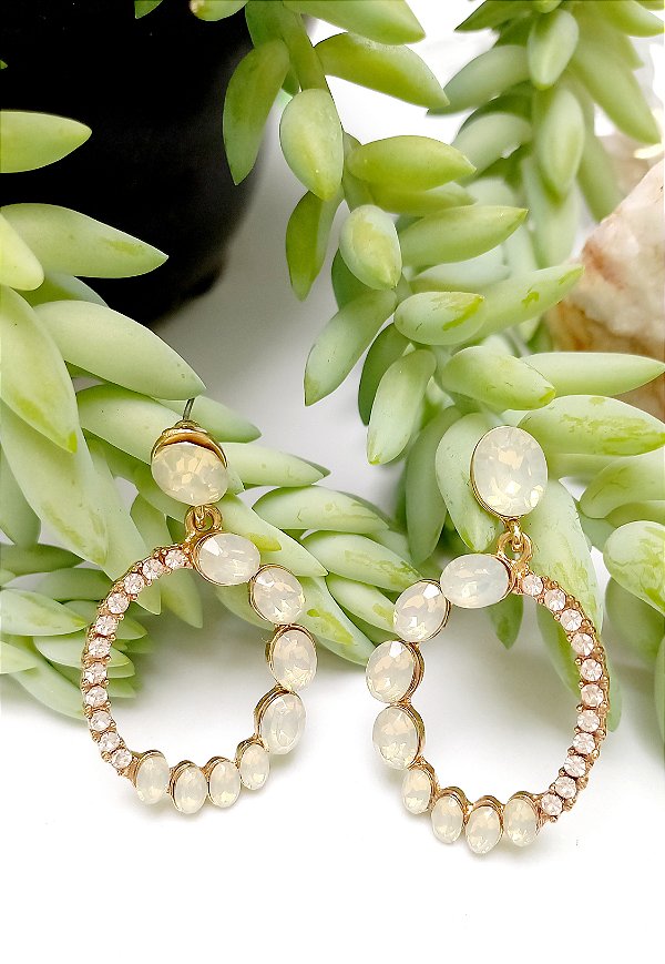 Brinco Oval Strass.