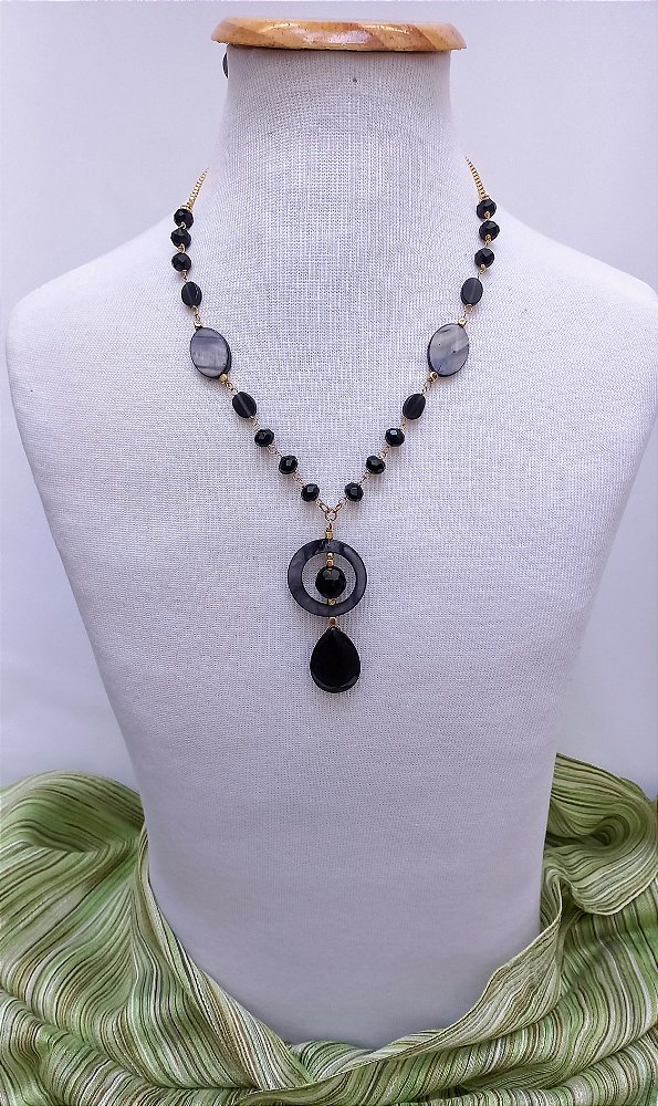 Colar Curto Black Cristais.