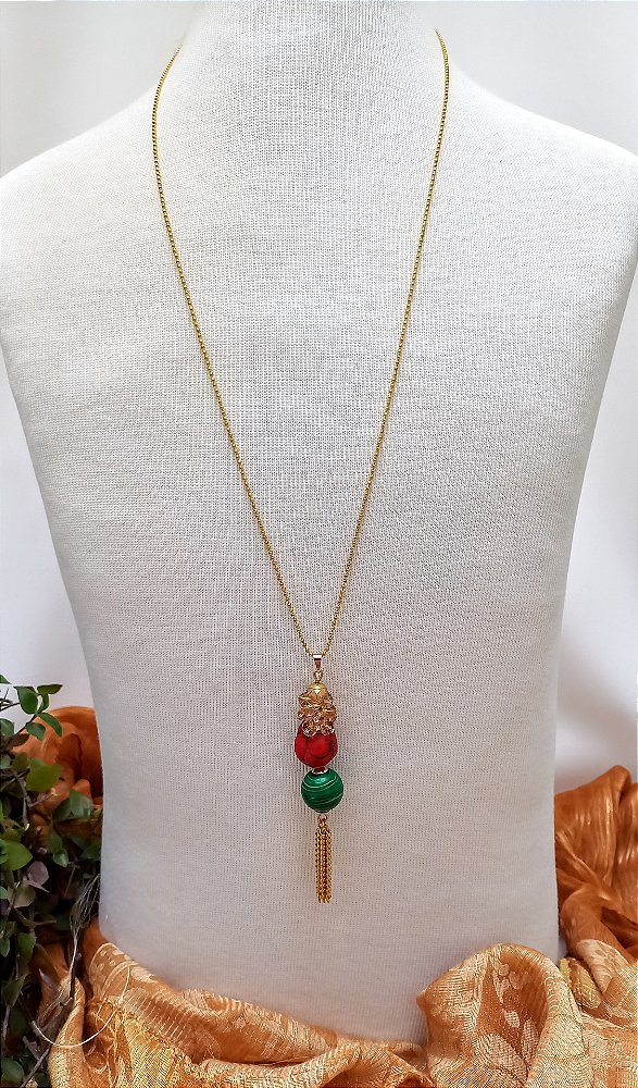 Colar Longo  Verde Vermelho.