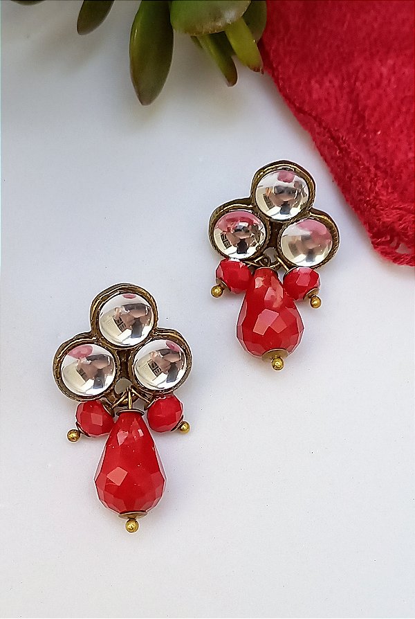 Brinco Cristal Vermelho.